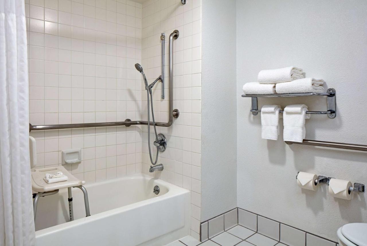 La Quinta By Wyndham Thousand Oaks-Newbury Park מראה חיצוני תמונה